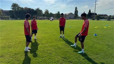 منتخب الناشئين يؤدي مرانه استعداداً لمواجهة كولومبيا