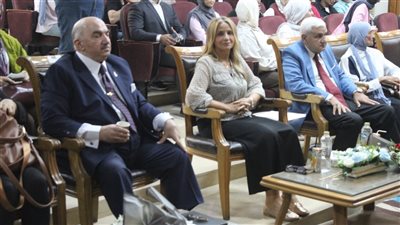 مسرح كلية الآداب بجامعة عين شمس يستضيف برنامج «المنتدى» 