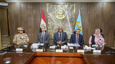 محافظ كفر الشيخ يبحث الاستعدادات لاحتفالات العيد القومي وذكرى معركة البرلس البحرية
