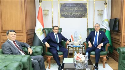 محافظ الجيزة يبحث مع سفير أوزبكستان فرص تعزيز التعاون المشترك