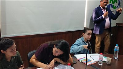 التناسليات الحيوانية تدرب 14 طالبا رومانيا على تقنيات الفحص ونقل الأجنة