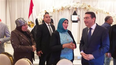 سفير مصر بهولندا يقدم كشف حساب للجالية