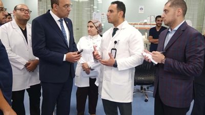مدكور يتفقد مستشفى العاصمة الإدارية الجديدة في أول زيارة ميدانية عقب توليه المسؤولية 