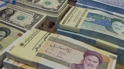 هبوط تاريخي للريال الإيراني.. الدولار يتجاوز 2.5 مليون ريال 