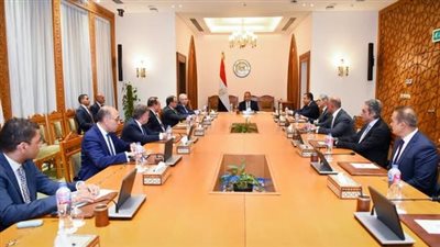 وزير الخارجية يعقد اجتماعًا مع قيادات الوزارة لمتابعة تنفيذ التوجيهات الرئاسية بشأن الأزمات الإقليمية