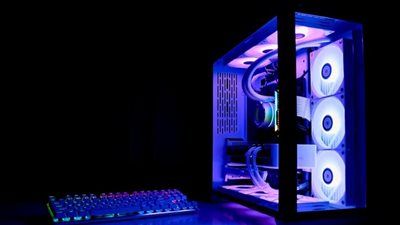 وضع الكمبيوتر على الأرض قد يضر بأدائه.. اعرف السبب