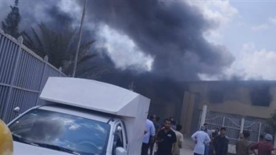 إصابة 4 رجال إطفاء ومصرع شخصين في حريق هائل بمصنع مكرونة في البحيرة