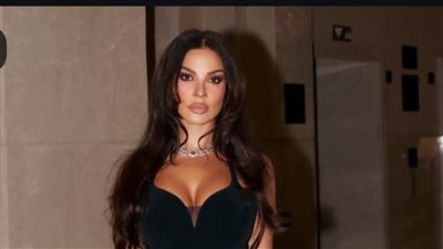 نادين نسيب نجيم تبرز سحر جمالها بالأسود