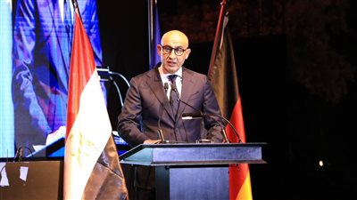 محمد عبد اللطيف وزير التربية والتعليم 