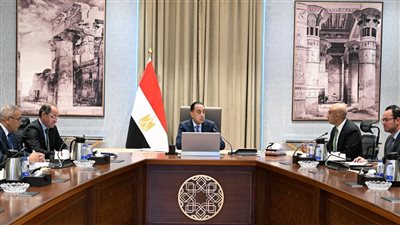 رئيس الوزراء يستعرض الحوافز المستدامة لتشجيع القطاع الخاص على إدارة مدارس التكنولوجيا