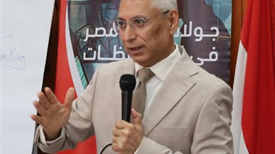 رئيس جامعة المنيا يفتتح معسكر «من التحدي إلى الفكرة»