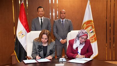 تعاون بين «الاتصالات» و«العمل» لرقمنة الخدمات وتأهيل الشباب لمتطلبات سوق العمل