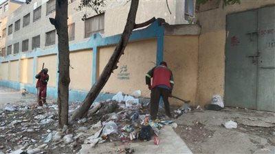 حملات مكثفة بحي البساتين لرفع كفاءة النظافة ومتابعة مواعيد غلق الورش