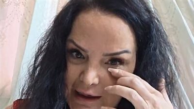 أزمة الفنانة السورية وسائق الأجرة كاملة.. ما علاقة عائلة بشار الأسد؟