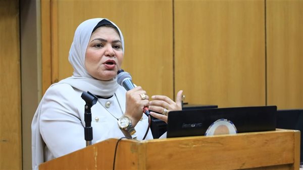 إيناس عبد الحافظ عميدة كلية الطب البيطري بجامعة أسيوط 