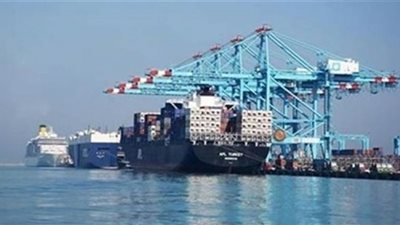 إعادة فتح ميناء العين السخنة بعد تحسن الأحوال الجوية
