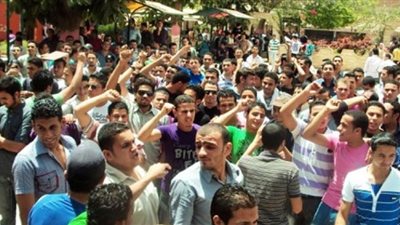 إصابات فى اشتباكات المعتصمين أمام 