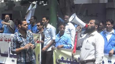 وعود بضم عمال 