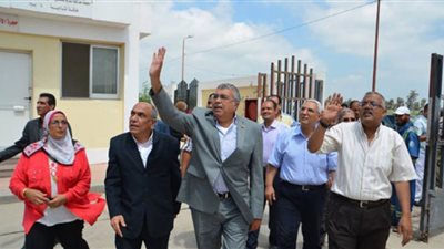 محافظ الإسكندرية يفتتح محطة معالجة مياه بأبيس العاشرة