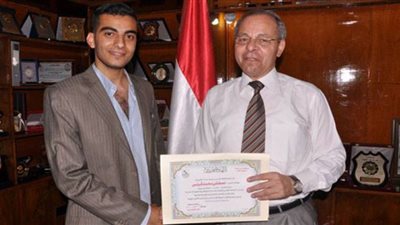 زخارى تكرّم الطالب المخترع مصطفى قرنى