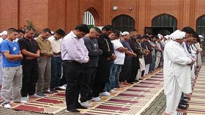 الحكومة الإيطالية تغلق الشوارع لأداء صلاة التراويح