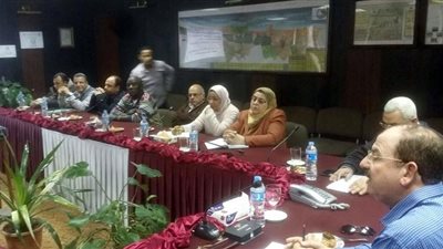 رئيس الصرف الصحي بالإسكندرية يجتمع بممثلي الاقتصاد السويسرى وبنك الاستثمار