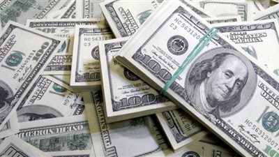 الدولار يستقر أمام الجنيه في تعاملات البنوك