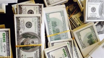 الدولار يتراجع أمام الجنيه في بداية تعاملات اليوم الأحد