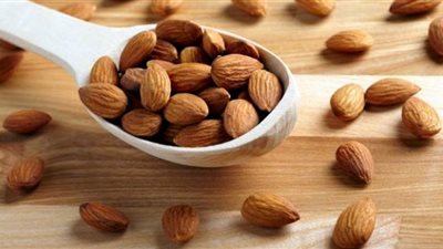 اكتشف .. 6 فوائد للوز