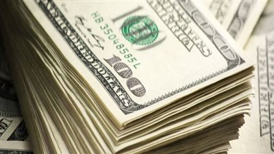 الدولار يستقر أمام الجنيه في تعاملات البنوك