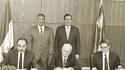 توقيع ثلاث اتفاقيات بترولية جديدة لاستكشاف النفط والغاز فى المياه العميقة