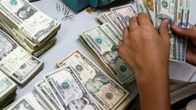 تذبذب أسعار الدولار في البنوك اليوم