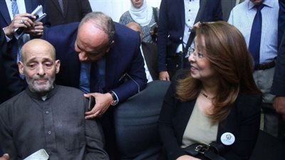 وزيرة التضامن تحل مشكلة مسن عاجز بالإسكندرية