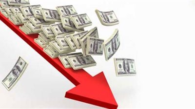 ثلاثة بنوك تخفض سعر صرف الدولار