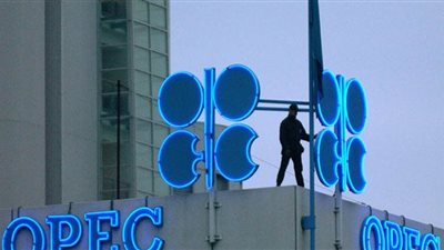 وكالة الطاقة تتوقع تحسنًا تدريجيًا لأسواق النفط