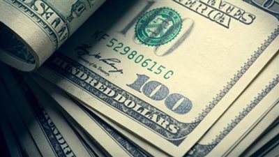 تذبذب في أسعار الدولار.. والبنك التجاري الدولي يُخفض سعره قرشًا