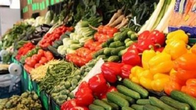 بالفيديو.. تعرف على أسعار الخضروات والفاكهة اليوم في سوق الجملة