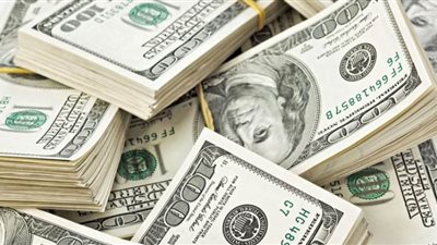 استقرار نسبي في سعر الدولار.. اليوم