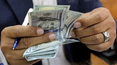 بنك القاهرة يخفض سعر الدولار 3 قروش
