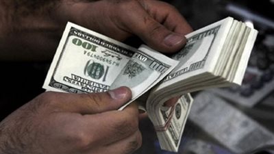 الدولار يستقر في البنوك حول 18 جنيهًا