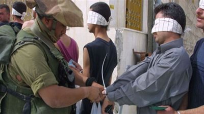 أهالي الأسرى الفلسطينيين يطالبون بتوفير الحماية لهم أثناء زيارة أبنائهم