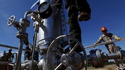 خبير سعودي: النفط عند 60 دولارًا أو أكثر سيعيد التوازن للسوق