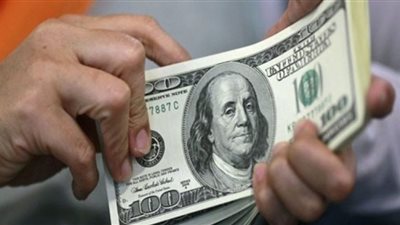بنك مصر يخفض سعر الدولار قرشين