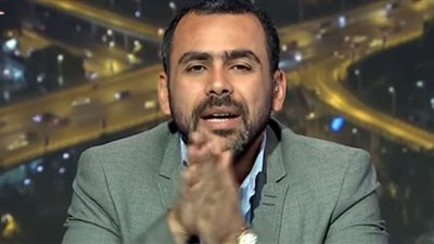 شاهد.. يوسف الحسيني يضرب عن الطعام على الهواء تضامنا مع الأسرى الفلسطينيين