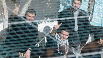 الحكومة الفلسطينية تُحمل إسرائيل المسئولية الكاملة عن حياة الأسرى المضربين